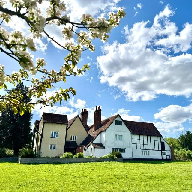 🚇 Ride the Bakerloo Line to a British Fairytale Village