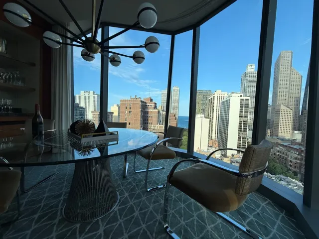 🌟 A True Gem in Chicago! 💎🏙️