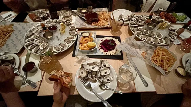 Mont-Tremblant | Lucille's $1 Oyster Restaurant