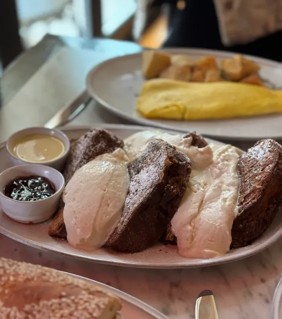 Boston's stylish retro Italian brunch 🥞