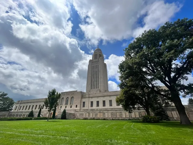 Nebraska Unlocked: Lincoln & Omaha's Hidden Charms 🌽✨