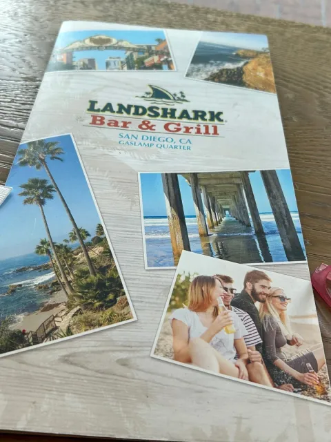 🌴 Paradise with Friends! 🍹