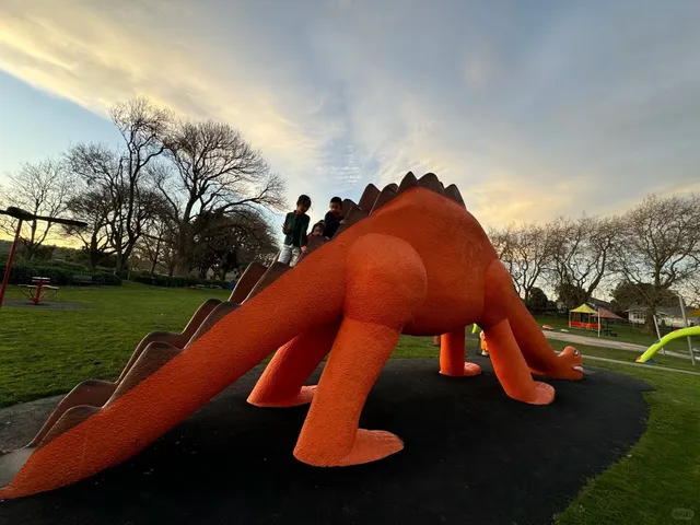 🇳🇿 New Zealand Day 3 | Whanganui's 1916 Elevator & Hidden Gems! 🚡✨