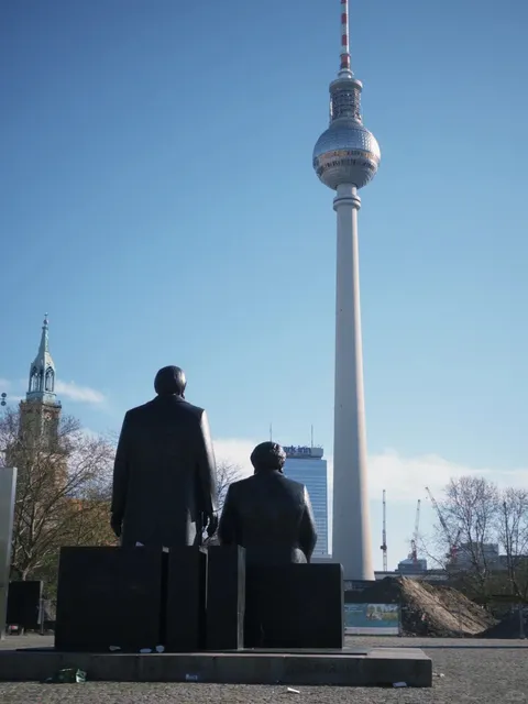 🌆 Berlin City Walk · Day 2 | A Collision of History and Flavors