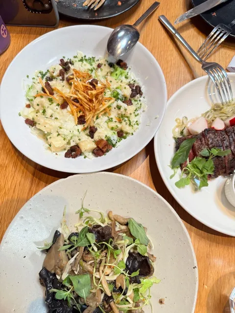 📍 Agnes Restaurant & Cheesery – Pasadena