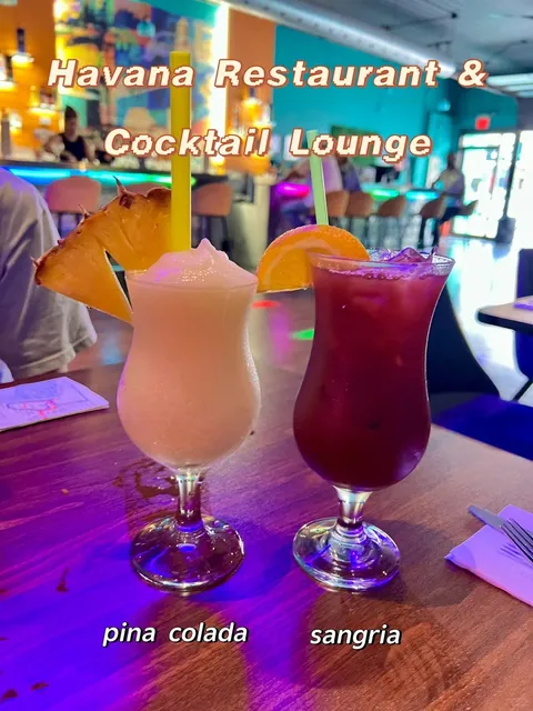 🌊 Niagara Falls and 🏘️ The Town · 🥘 Food Guide 🍨!