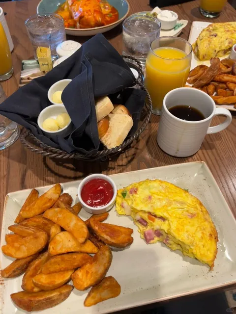 Tamaya Hyatt: New Mexico’s Desert Paradise! 