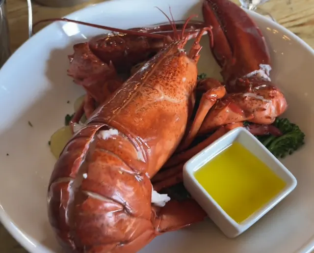 🇨🇦Victoria's 📝 10 | Finn's Seafood Restaurant