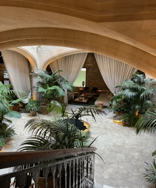 This Palma treasure bar is beautiful like something out of a movie 🎞