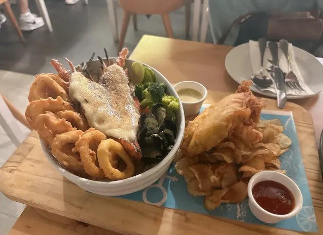 Male After China Eastern Flight, From Beach Hotel to Rooftop Seafood 