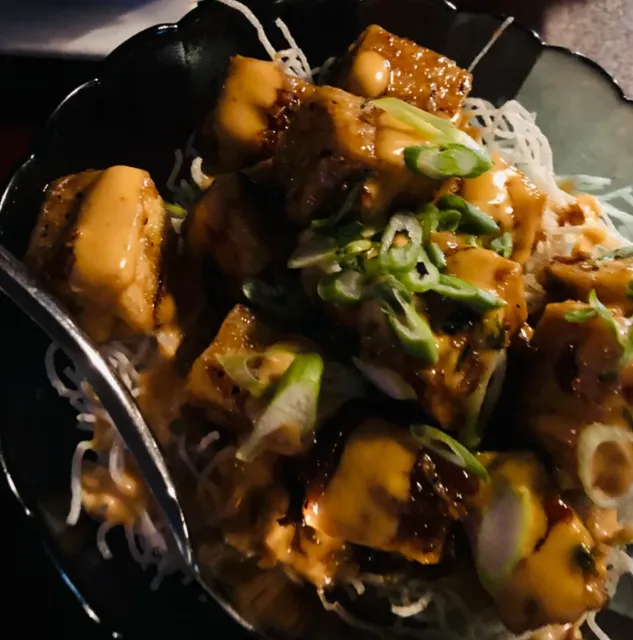 There are often queues, but the space is relatively spacious.