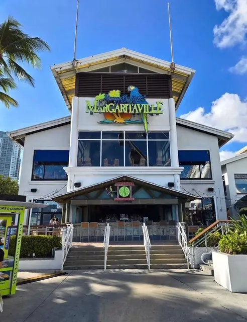 A Delicious Day at Miami's Bayfront Market 🍹🌴