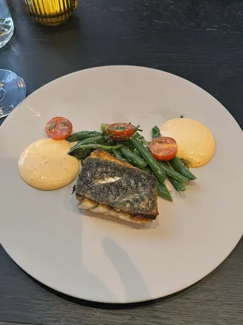 Neighborhood Restaurant: 4-Course Dinner for $52 Per Person 🍽️💫