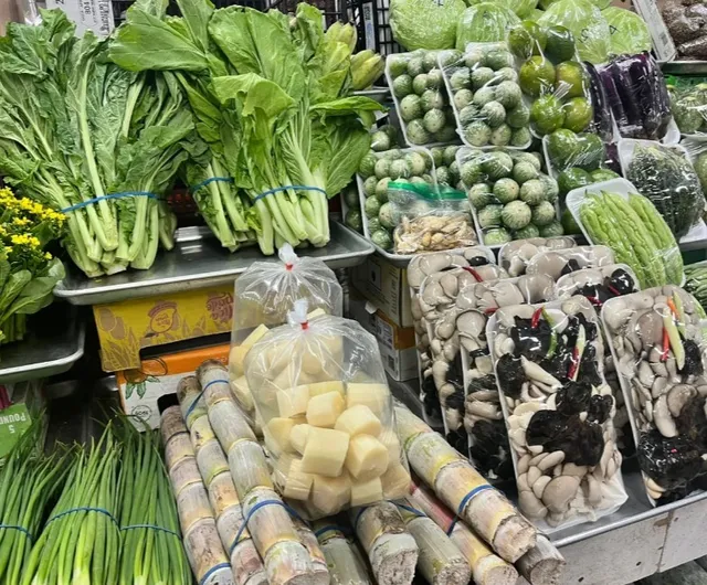 🥬 Hmong Village | A Vibrant Indoor Marketplace & Food Hall