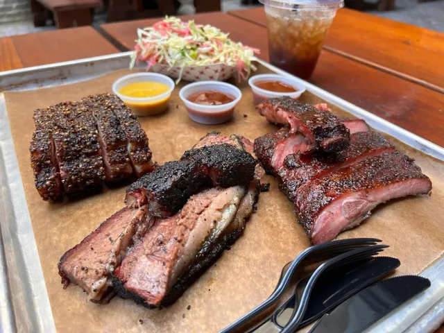 Chicago's Best American BBQ – Fresh Off the Smoker & Sliced to Order 