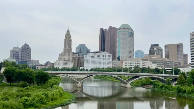 🍂 Columbus, Ohio: A Hidden Gem of Red Bricks & Charm! 🏛️