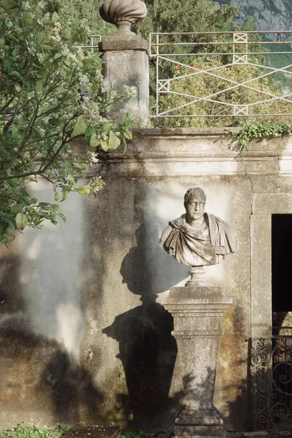 Don't Miss This Terrace at Lake Como! 🌊📸