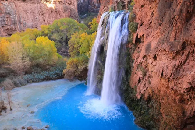Havasu Falls: A Blue-Green Oasis of Wonder 🌴💕