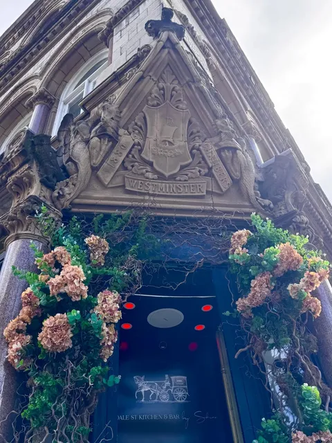 🇬🇧 Liverpool | Queuing for Brunch from Manchester! 🍽️✨