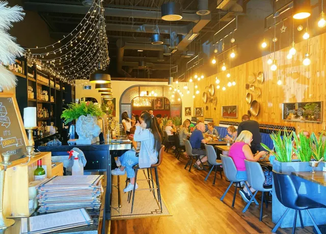 Calgary's Brunch Royalty | Queens Breakfast Cocktails 👑