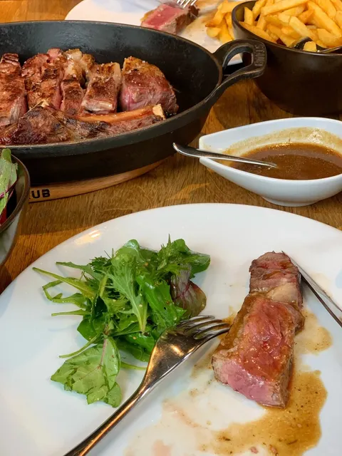 Brussels | If you’re craving a big meat feast, this place is spot on.