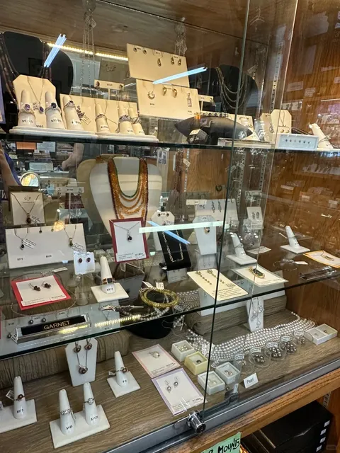 🔮 Crystal Shop Hunting in Madtown | Affordable Gems in Madison!