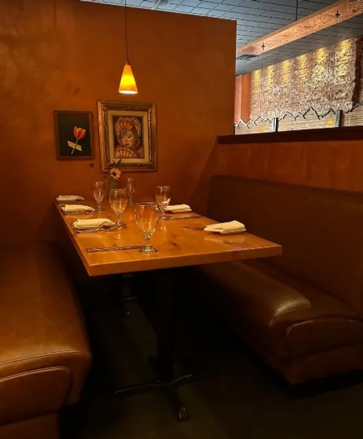 Eolus Bar & Dining: A Culinary Sanctuary in the Clouds