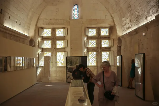 🇫🇷 Rencontres d'Arles: Where Photography Takes Over the Town 📸