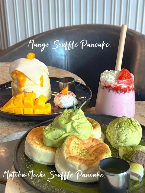 Vancouver's FuFú Cafe: A Fluffy Soufflé Dream ☁️✨