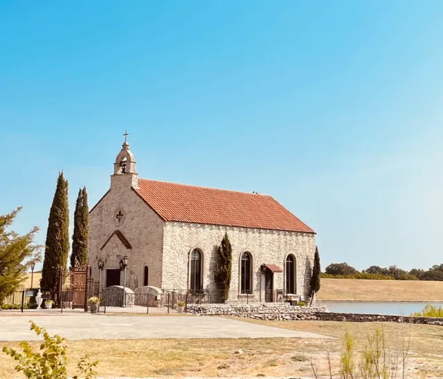 McKinney|The Perfect Guide to a European-Style Town-Bella Donna Chapel