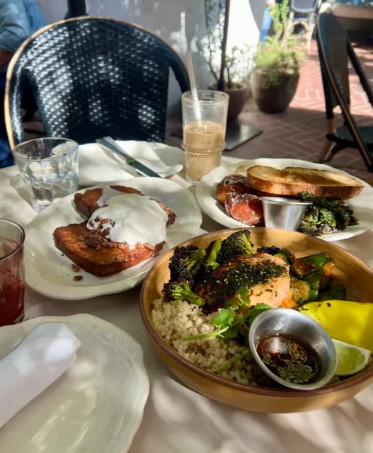 Sun-Drenched Garden Brunch in Hollywood 🌿