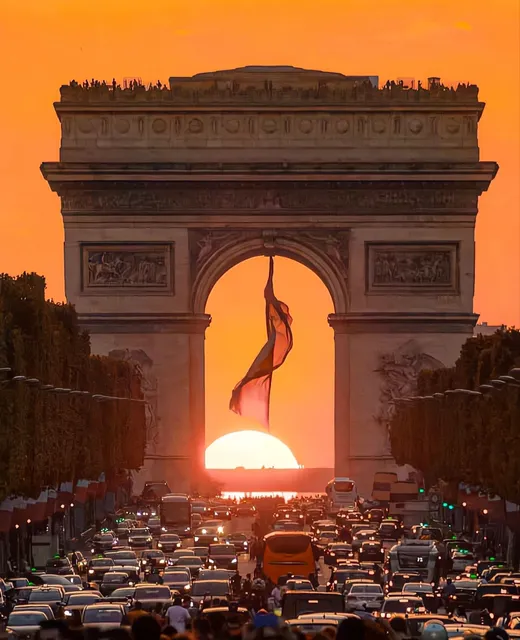 Paris' Most Romantic Sunset Viewpoints for Photography 📷