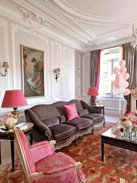 A Hotel with a Terrace in Paris: Hôtel Plaza Athénée