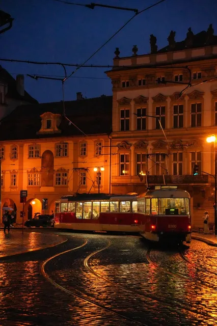 🇨🇿 Autumn in Prague: A Golden Photo Guide 🍂📸