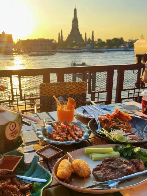 Stunning Sunset Restaurant by the Chao Phraya River in Bangkok 🌄— So 