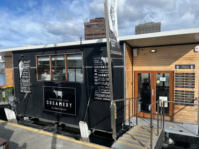 Hobart | Explore the Best of the City on Foot in Half a Day 🍨