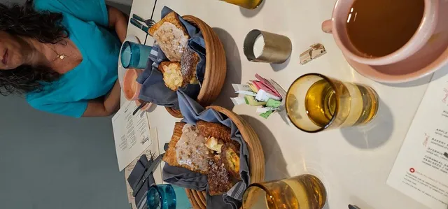 Michael Parker: The Ultimate Host! 🌟👏