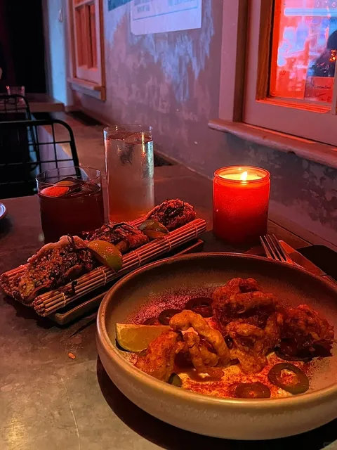 Amsterdam | A Wonderful “Not-So-Serious” Bar 🍴