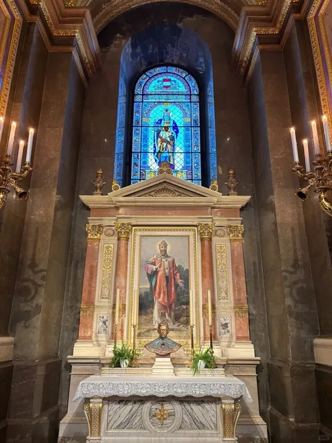St. Stephen's Basilica: A Tribute to Hungary's First King ⛪👑
