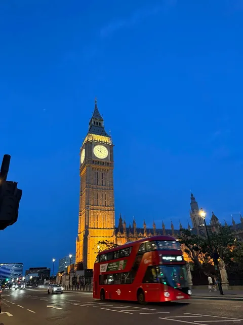 🌆 Captured Big Ben in the Blue Hour – Pure Magic! 💙✨