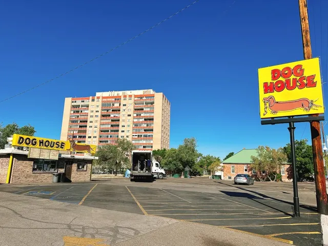 Breaking Bad Filming Location #2: Jesse’s Hot Dog Spot! 🌭🚐