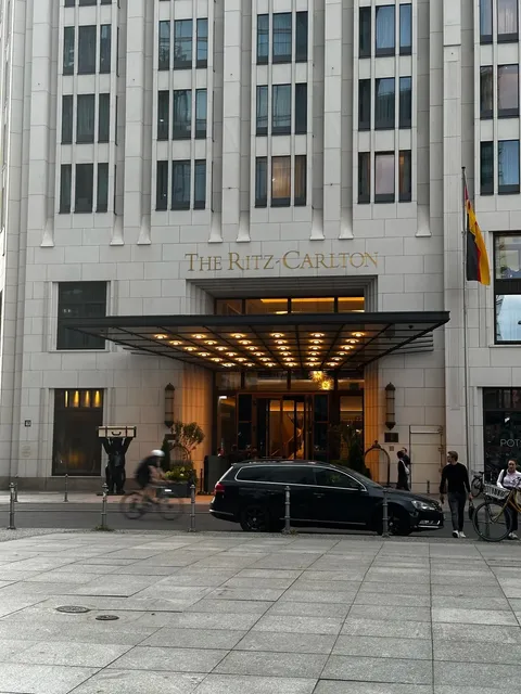  Berlin Marriott Group: The Ritz-Carlton Berlin