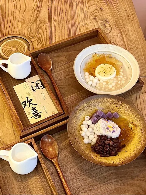 Paris | Perfect for Something Sweet on a Nice Day