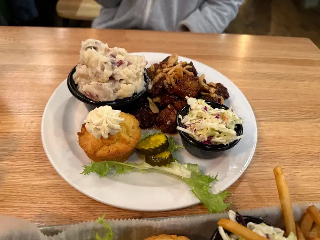  Milwaukee Food Adventure: Double B MKE Style BBQ 🍖🔥