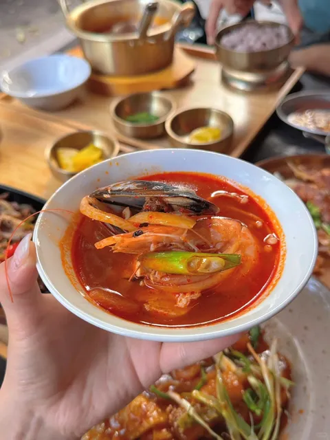 📆 Berlin Diary | Savor This Bowl of Hot Seafood Soup 🥣
