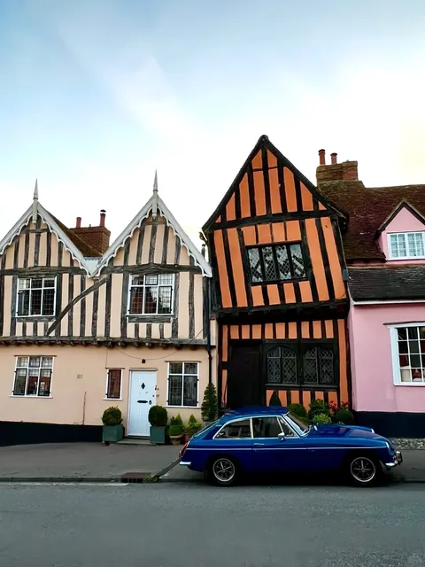 🇬🇧 London Day Trip | Wonky Colorful Houses in Lavenham! 🏡
