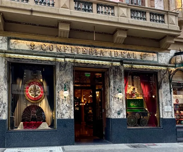 🇦🇷 Buenos Aires' Legendary Cafés: Time-Travel in a Coffee Cup! ☕✨