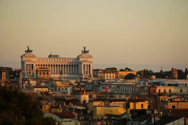 🇮🇹 Why You Should Wake Up at 5 AM to Experience Rome