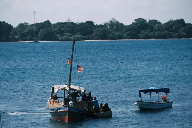 Kenya Travel Guide: Mombasa Edition 🇰🇪🌊