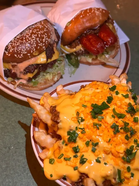 🍔 Calgary's ABSOLUTE BEST Burger Alert! 🍔